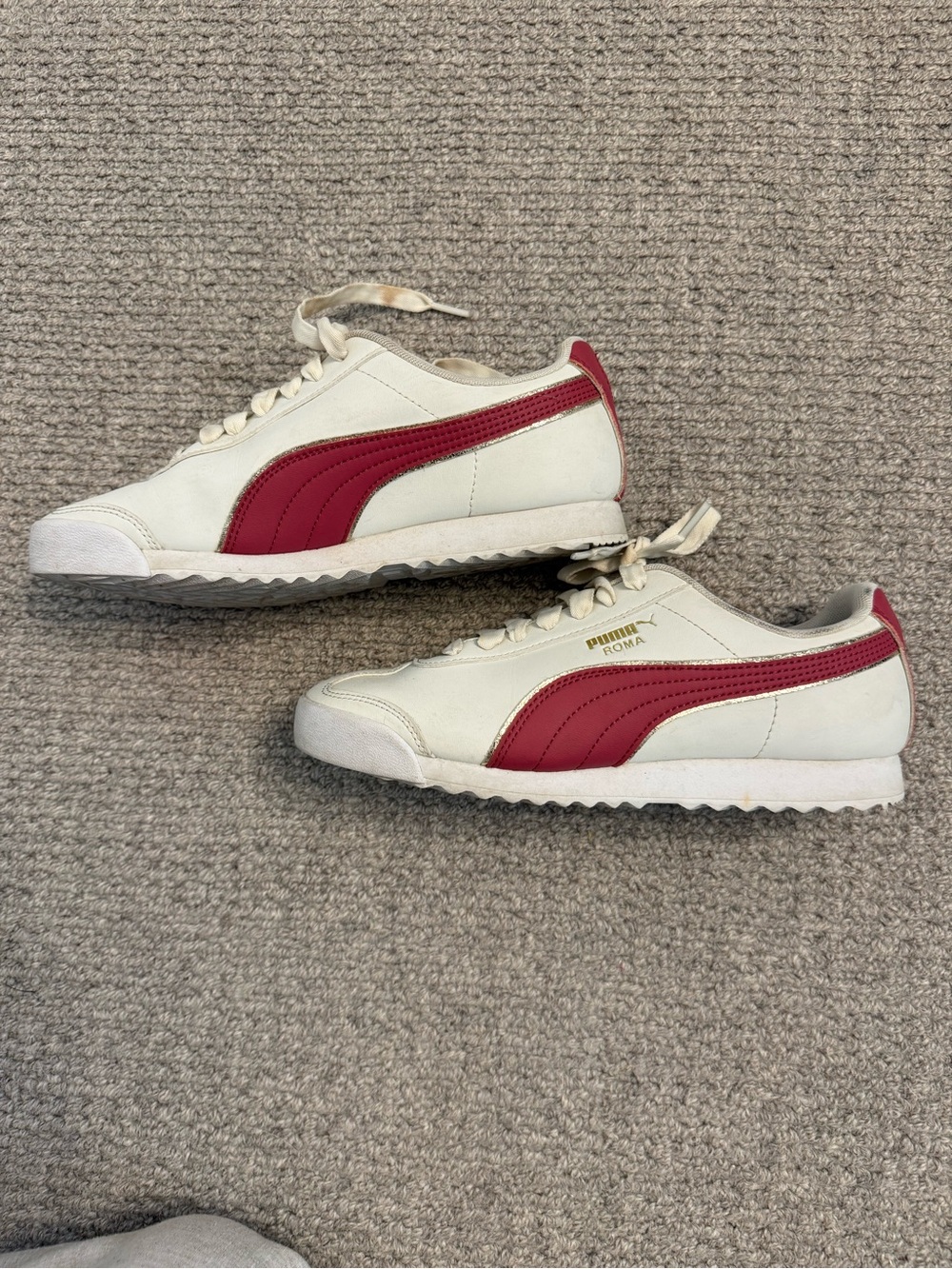 Puma women’s Sneakers in White and pink